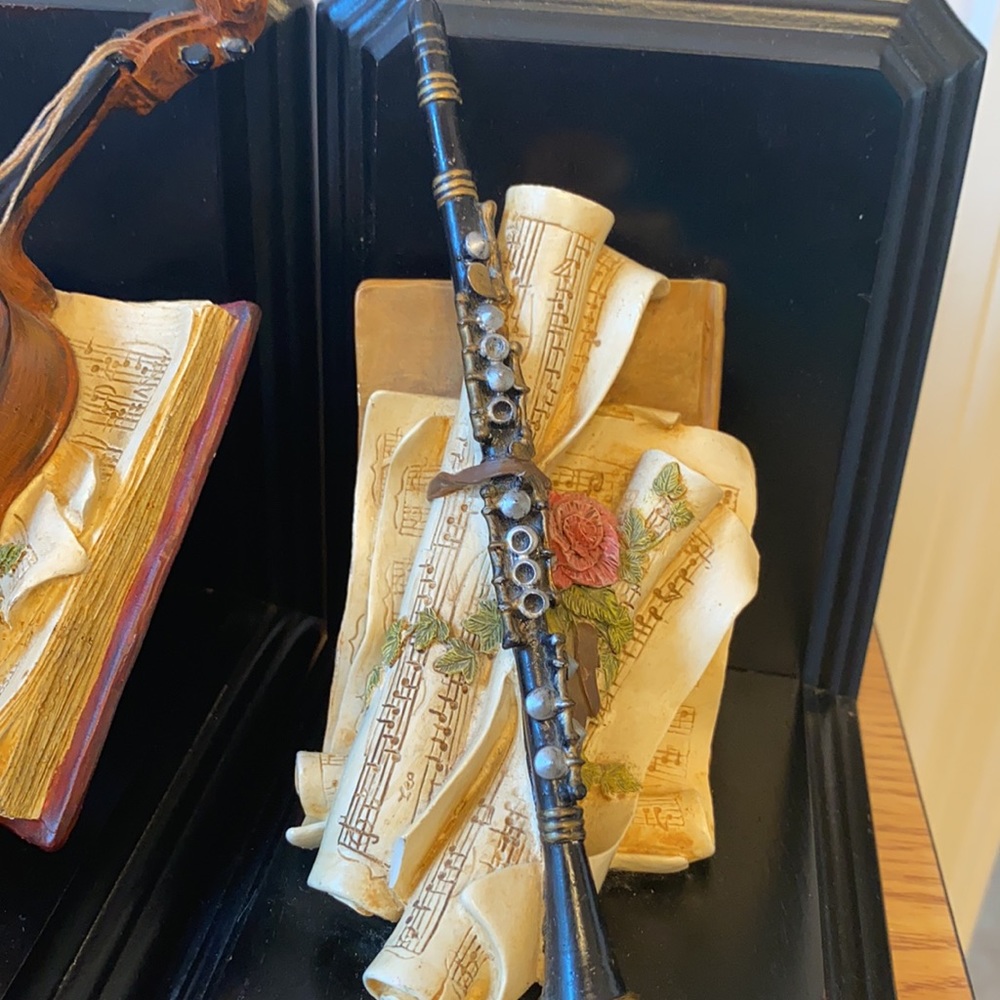 Victorian Musical Instrument Bookends - Picture 5 of 6